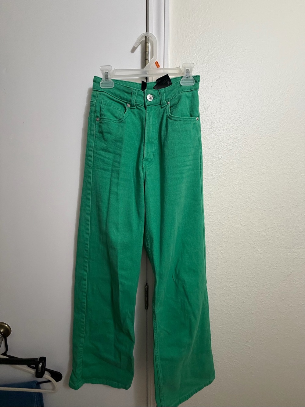 Divided High-Rise Wide Leg Jeans in Green